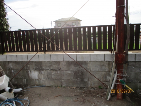 【桜川桜井店】台風で崩れたブロック塀をアルミ形材フェンスに交換しました！